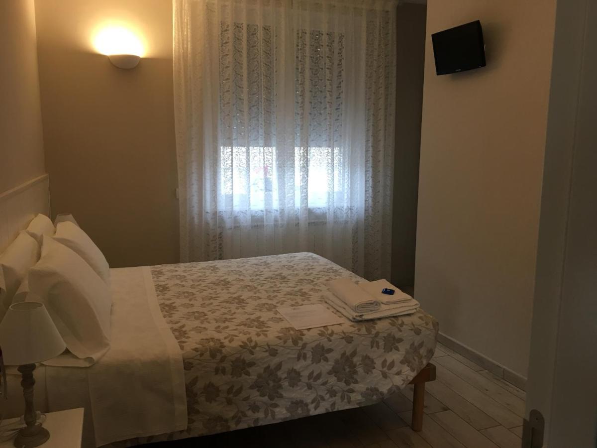 La Terrazza Sul Naviglio B&B Bernate Ticino Eksteriør bilde